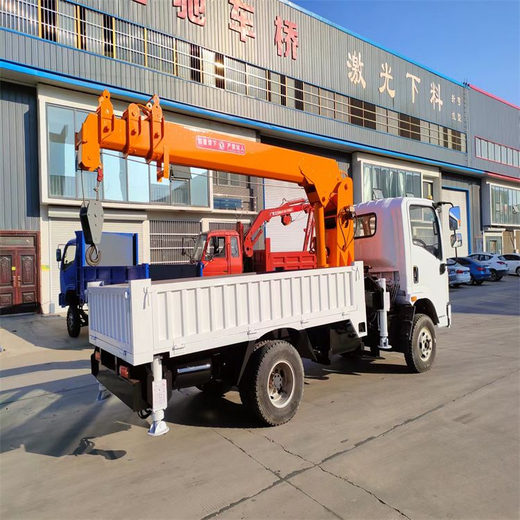 丰润区三轮随车吊定制 农用改装机自备吊中瑞长期出售